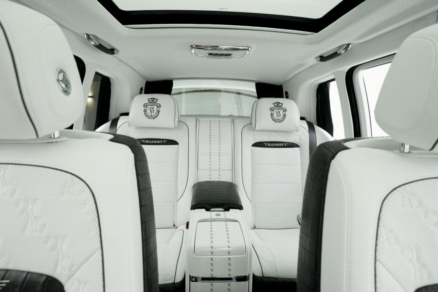 Интерьер Rolls-Royce Cullinan Billionaire by Mansory 2019 года  (фото 8 из 13)